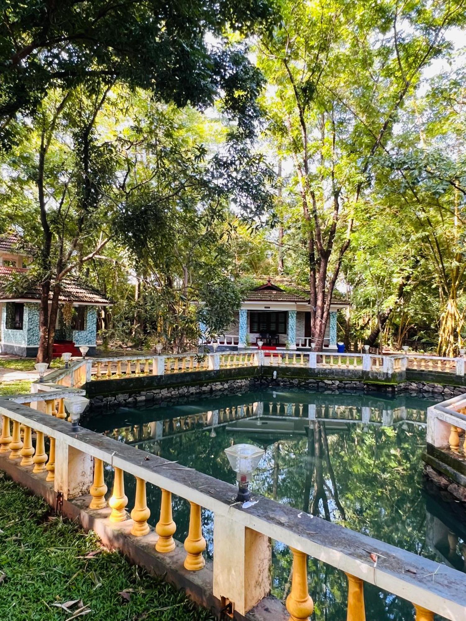 Surya Eco And Wedding Resort Thrissur Exteriér fotografie